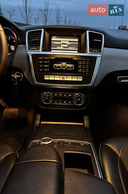 Позашляховик / Кросовер Mercedes-Benz M-Class 2012 в 