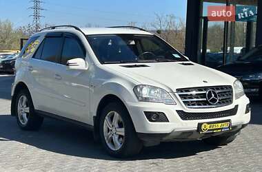 Позашляховик / Кросовер Mercedes-Benz M-Class 2010 в 