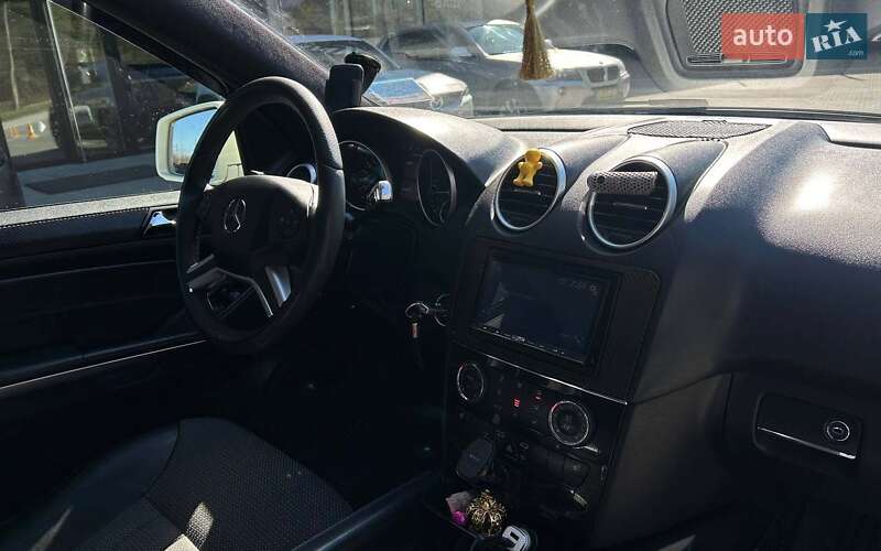 Внедорожник / Кроссовер Mercedes-Benz M-Class 2010 в Черновцах фото 12 Внедорожник / Кроссовер Mercedes-Benz M-Class 2010 в Черновцах