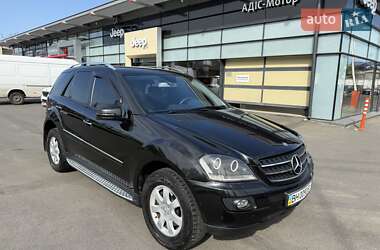 Внедорожник / Кроссовер Mercedes-Benz M-Class 2006 в 