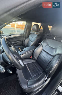 Внедорожник / Кроссовер Mercedes-Benz M-Class 2013 в 