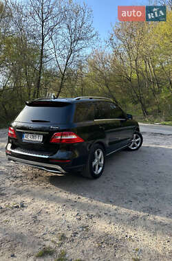Внедорожник / Кроссовер Mercedes-Benz M-Class 2012 в 