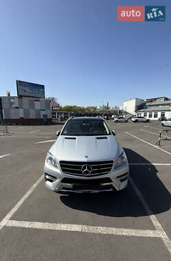 Позашляховик / Кросовер Mercedes-Benz M-Class 2013 в 