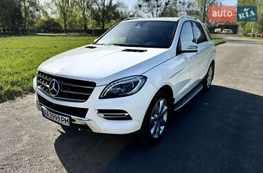 Позашляховик / Кросовер Mercedes-Benz M-Class 2015 в 