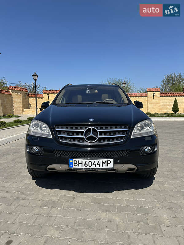 Внедорожник / Кроссовер Mercedes-Benz M-Class 2006 в Измаиле