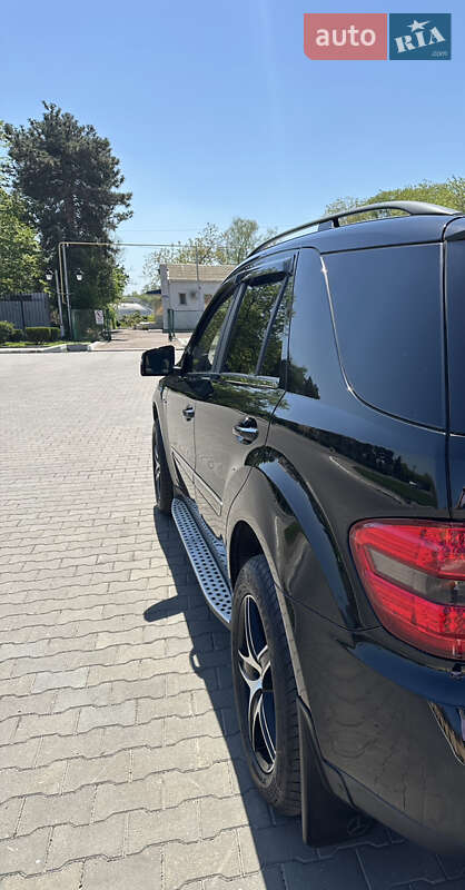 Внедорожник / Кроссовер Mercedes-Benz M-Class 2006 в Измаиле