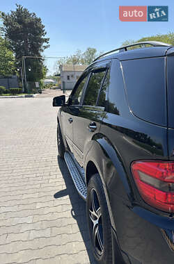Внедорожник / Кроссовер Mercedes-Benz M-Class 2006 в 