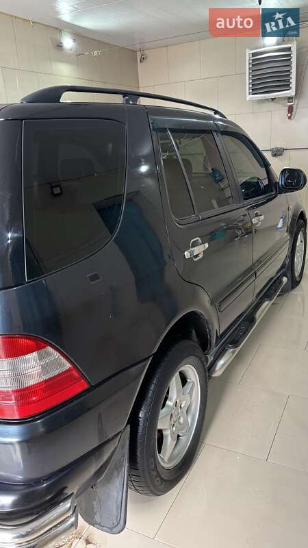 Внедорожник / Кроссовер Mercedes-Benz M-Class 1999 в Печенегах