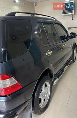 Внедорожник / Кроссовер Mercedes-Benz M-Class 1999 в 