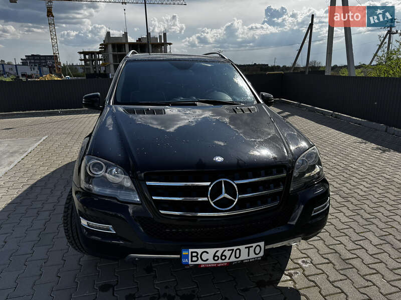 Mercedes-Benz M-Class 2011