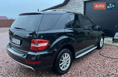Внедорожник / Кроссовер Mercedes-Benz M-Class 2009 в 