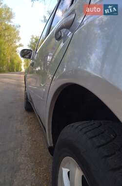 Внедорожник / Кроссовер Mercedes-Benz M-Class 2006 в 