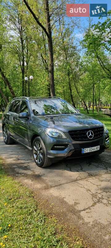 Внедорожник / Кроссовер Mercedes-Benz M-Class 2013 в Ирпене