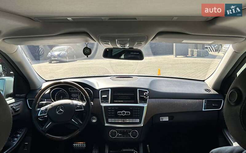 Позашляховик / Кросовер Mercedes-Benz M-Class 2012 в Чернівцях