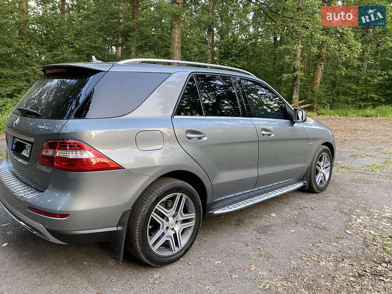 Внедорожник / Кроссовер Mercedes-Benz M-Class 2013 в Мукачево