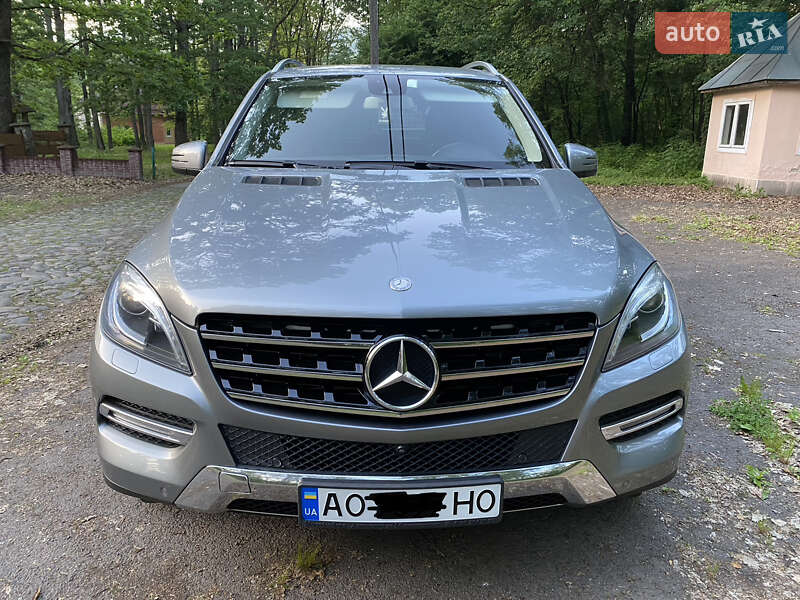 Внедорожник / Кроссовер Mercedes-Benz M-Class 2013 в Мукачево
