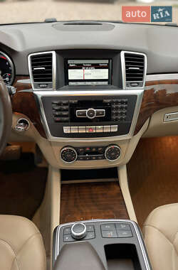 Внедорожник / Кроссовер Mercedes-Benz M-Class 2015 в 