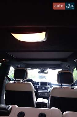 Позашляховик / Кросовер Mercedes-Benz M-Class 2015 в 