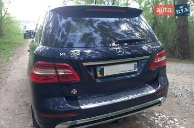 Позашляховик / Кросовер Mercedes-Benz M-Class 2015 в 