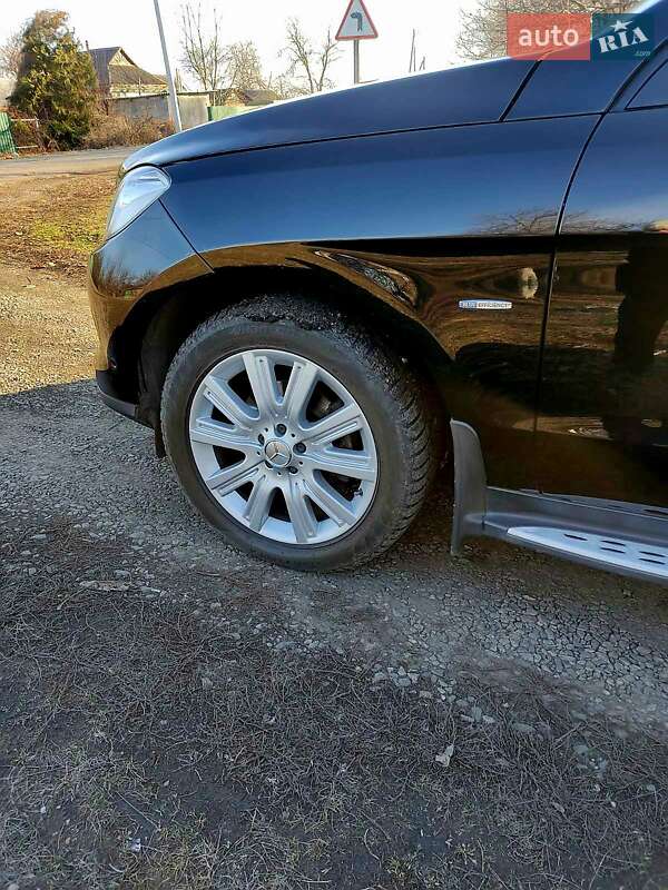 Внедорожник / Кроссовер Mercedes-Benz M-Class 2011 в Сахновщине