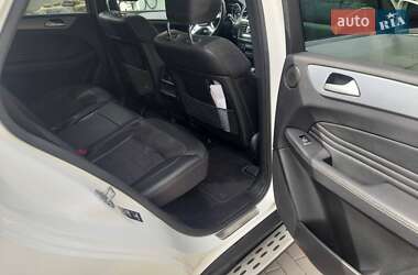 Внедорожник / Кроссовер Mercedes-Benz M-Class 2013 в 