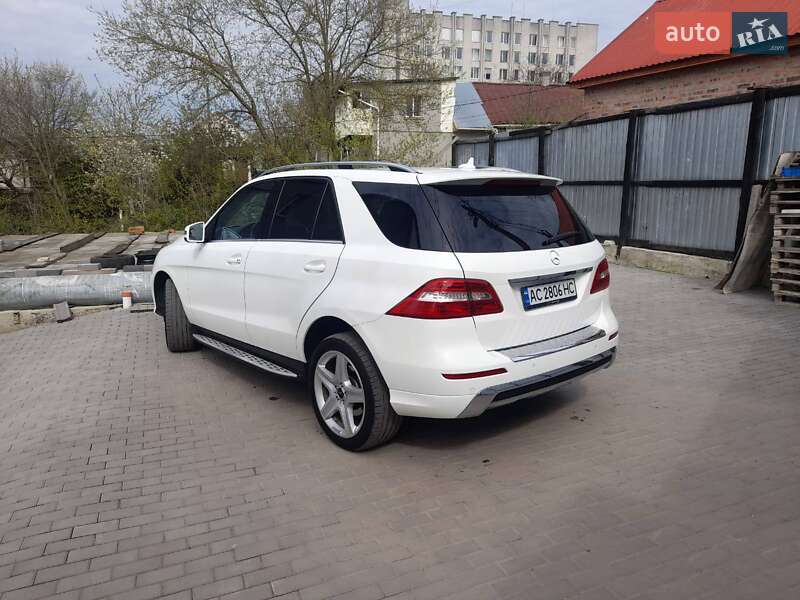 Внедорожник / Кроссовер Mercedes-Benz M-Class 2013 в Луцке