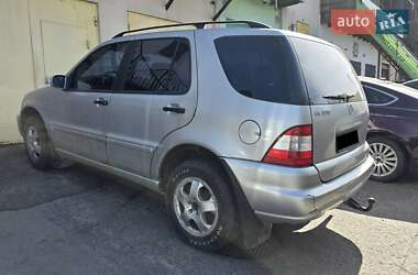 Позашляховик / Кросовер Mercedes-Benz M-Class 2003 в 