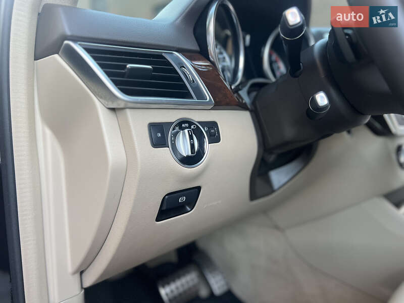 Внедорожник / Кроссовер Mercedes-Benz M-Class 2012 в Киеве