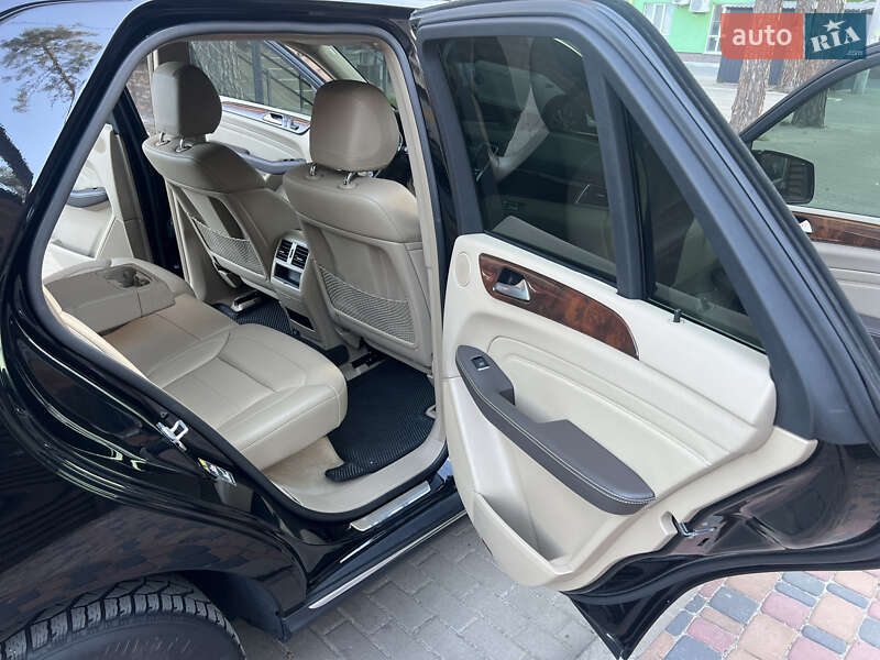 Внедорожник / Кроссовер Mercedes-Benz M-Class 2012 в Киеве
