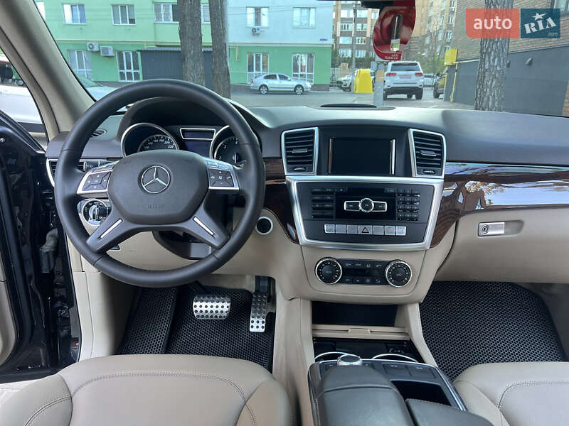 Внедорожник / Кроссовер Mercedes-Benz M-Class 2012 в Киеве