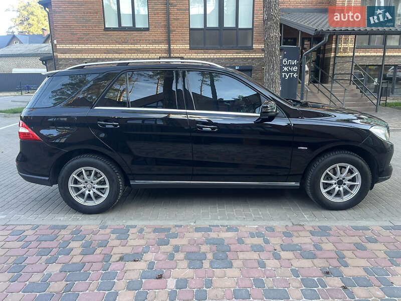 Внедорожник / Кроссовер Mercedes-Benz M-Class 2012 в Киеве