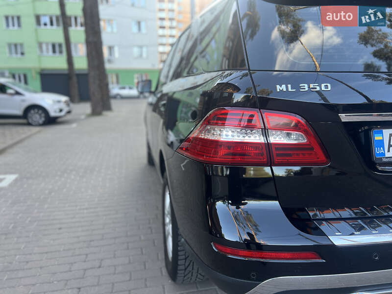 Внедорожник / Кроссовер Mercedes-Benz M-Class 2012 в Киеве