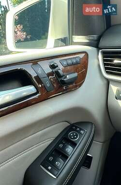 Внедорожник / Кроссовер Mercedes-Benz M-Class 2013 в 