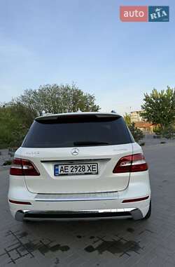Внедорожник / Кроссовер Mercedes-Benz M-Class 2013 в 