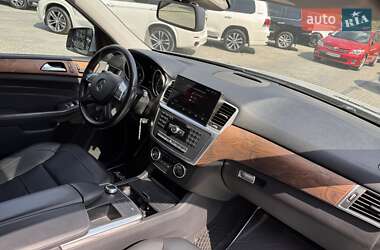 Позашляховик / Кросовер Mercedes-Benz M-Class 2013 в 