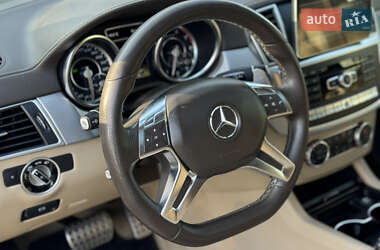Внедорожник / Кроссовер Mercedes-Benz M-Class 2012 в 