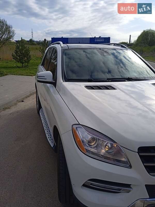 Позашляховик / Кросовер Mercedes-Benz M-Class 2011 в Рівному