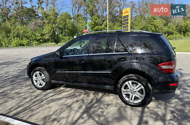 Внедорожник / Кроссовер Mercedes-Benz M-Class 2010 в 