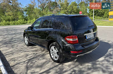 Внедорожник / Кроссовер Mercedes-Benz M-Class 2010 в 