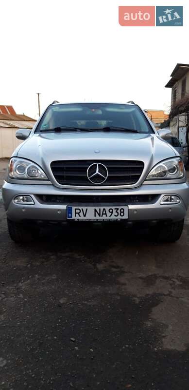 Внедорожник / Кроссовер Mercedes-Benz M-Class 2004 в Черновцах