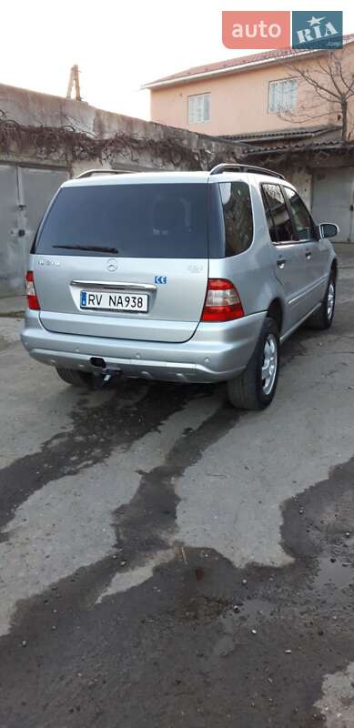 Внедорожник / Кроссовер Mercedes-Benz M-Class 2004 в Черновцах