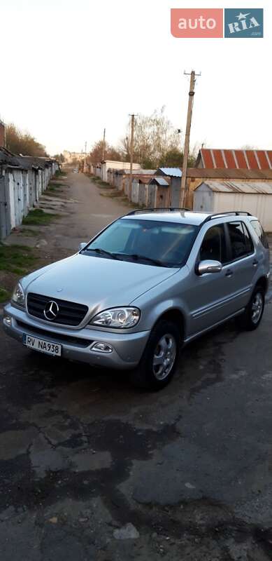 Внедорожник / Кроссовер Mercedes-Benz M-Class 2004 в Черновцах