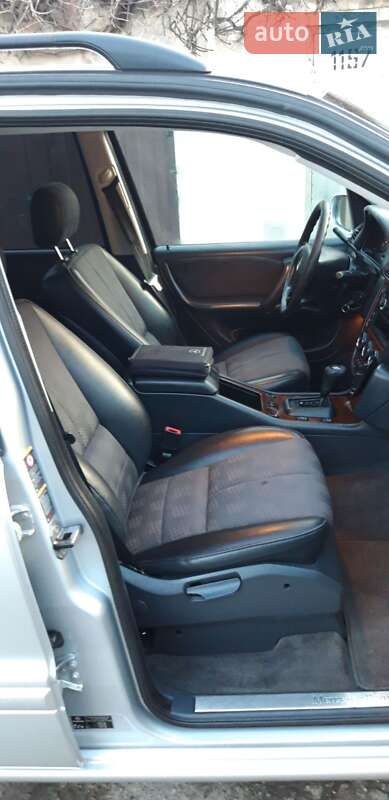 Внедорожник / Кроссовер Mercedes-Benz M-Class 2004 в Черновцах