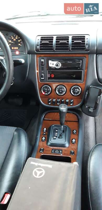 Внедорожник / Кроссовер Mercedes-Benz M-Class 2004 в Черновцах