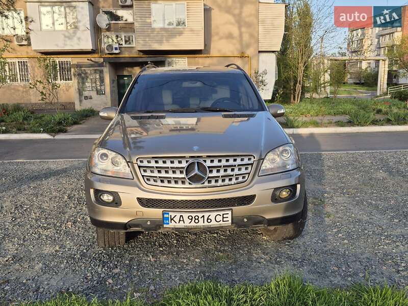 Mercedes-Benz M-Class 2008