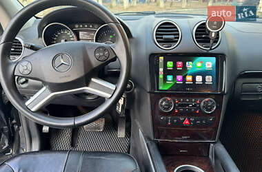 Внедорожник / Кроссовер Mercedes-Benz M-Class 2010 в 