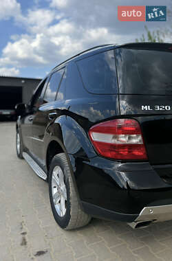 Внедорожник / Кроссовер Mercedes-Benz M-Class 2008 в 