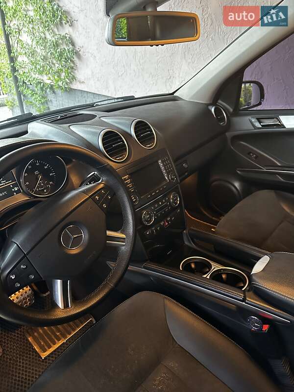 Внедорожник / Кроссовер Mercedes-Benz M-Class 2006 в Черновцах