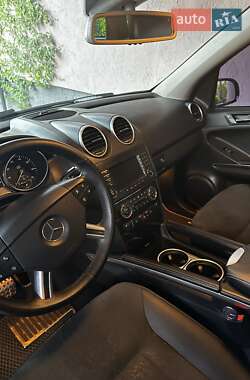 Внедорожник / Кроссовер Mercedes-Benz M-Class 2006 в 