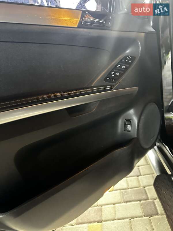 Внедорожник / Кроссовер Mercedes-Benz M-Class 2006 в Черновцах